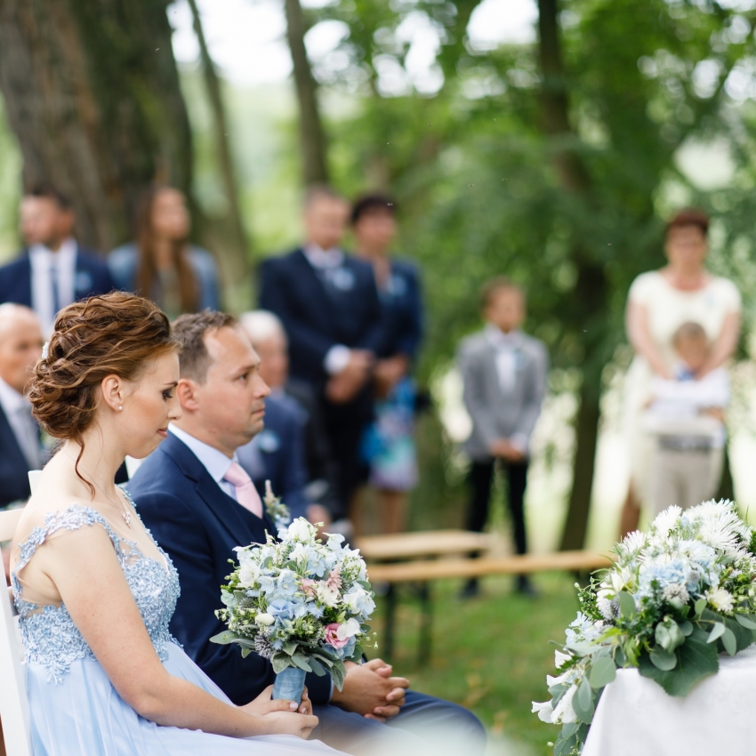 Svatební kytice modrá s růžovou