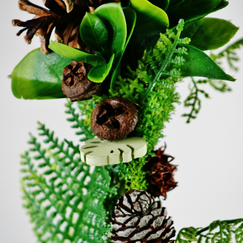 Dekorace z umělých rostlin ve stylu Tropical